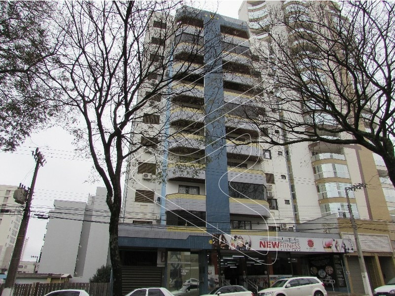 - Cozinha sob medida /  Aquecimento a gás / Mesa de jantar / Cortinas / Escritório semi mobiliado / Suíte com cama de casal com massageador e armários / Suíte com cama de solteiro, painel e armários / Sala de tv com sofá e painel / Adega /  Redes na sacada e todas as janelas / Armários na área de serviço.
Parte superior: Piscina com ducha a gás / Salão de festas com churrasqueira , Jipão e fogão a lenha / 01 bwc / Cozinha sob medida com cooktop 02 bocas / Terraço / Sala de tv / Despensa / Opção também para a Locação.