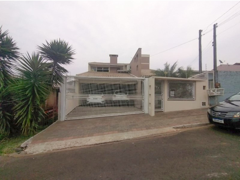 - Água quente;
- Câmeras de segurança;
- Ficam todos os móveis sob-medida; 
- Piscina aquecida;