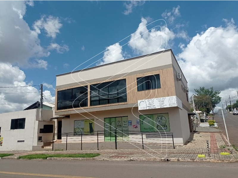 - Ficam todos os móveis sob-medida; 
- Três salas comerciais e uma casa alugadas (total de aluguéis R$4.500,00);