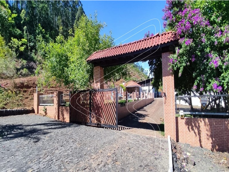 - Suíte master;
- Hidromassagem;
- Estrutura para mais um piso;
- Projeto para averbação;