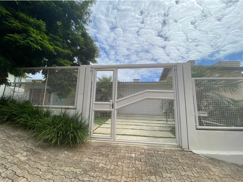 <b>- Fica no Imóvel todos os móveis sob medida e eletrodomésticos. </b>