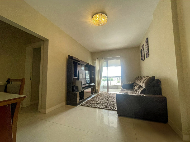 - Água quente;
- Suíte master;
- Câmeras de segurança;