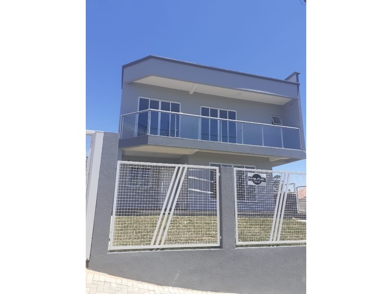 - Água quente;
- Suíte master;
- Câmeras de segurança;