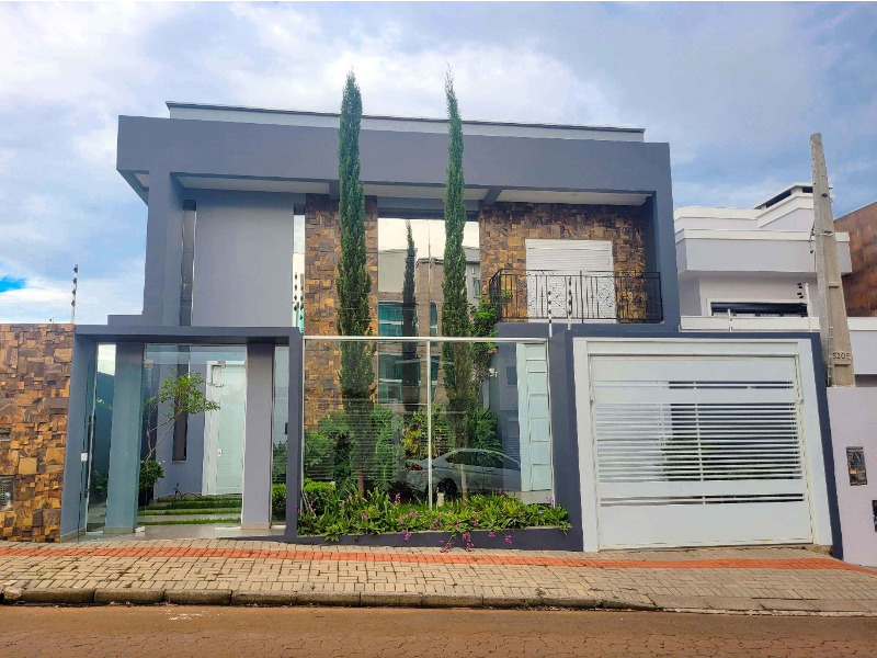 - Água quente;
- Pé direito de 6 metros; 
- Caixa d`água de 3 mil litros; 
- Ficam geladeira, forno elétrico, forno microondas, cooktop, lava louça, máquina de lavar roupas, aquecedor de água; 
- Iluminação em LED; 
- Duas churrasqueiras; 
- Piscina aquecida; 
- Cerca elétrica;
- Persianas elétricas;
- Dois climatizadores;
- Dois portões eletrônicos;