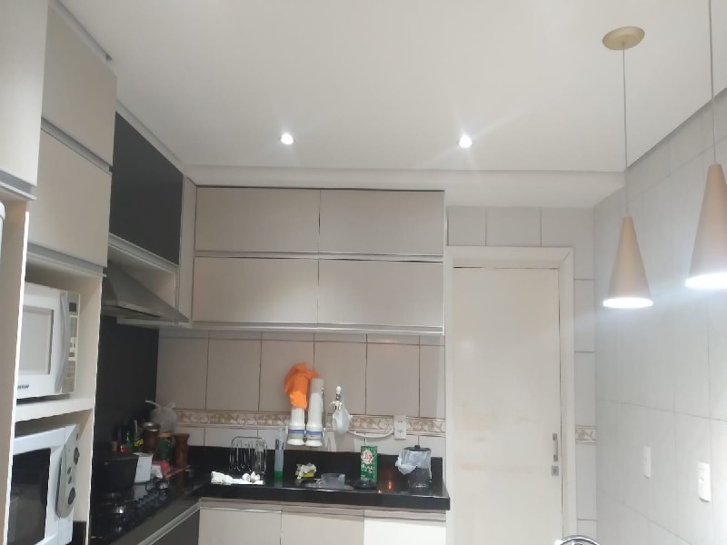 - Ficam os móveis sob-medida;