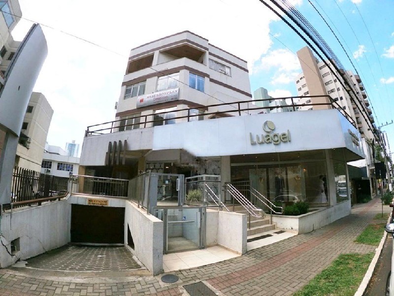 - Suíte master;
- Câmeras de segurança;