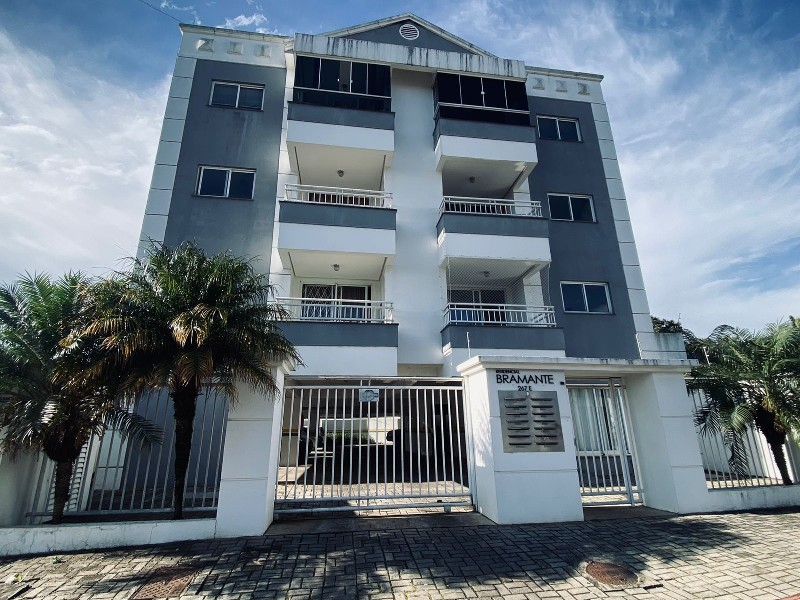 - Ficam móveis sob medida na cozinha e no banheiro;