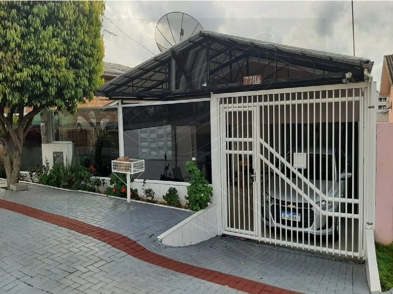 - Câmeras de segurança;
- Alarme;