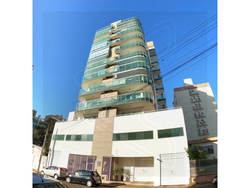 Cozinha com pia e Armários, Câmeras de segurança, Despensa, Aquecimento Central.