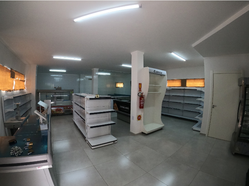 Sala comercial toda equipada para fins de comercio no ramo de a&ccedil;ougue ou mercearia.<br>
IPTU 2023 Isento&nbsp;