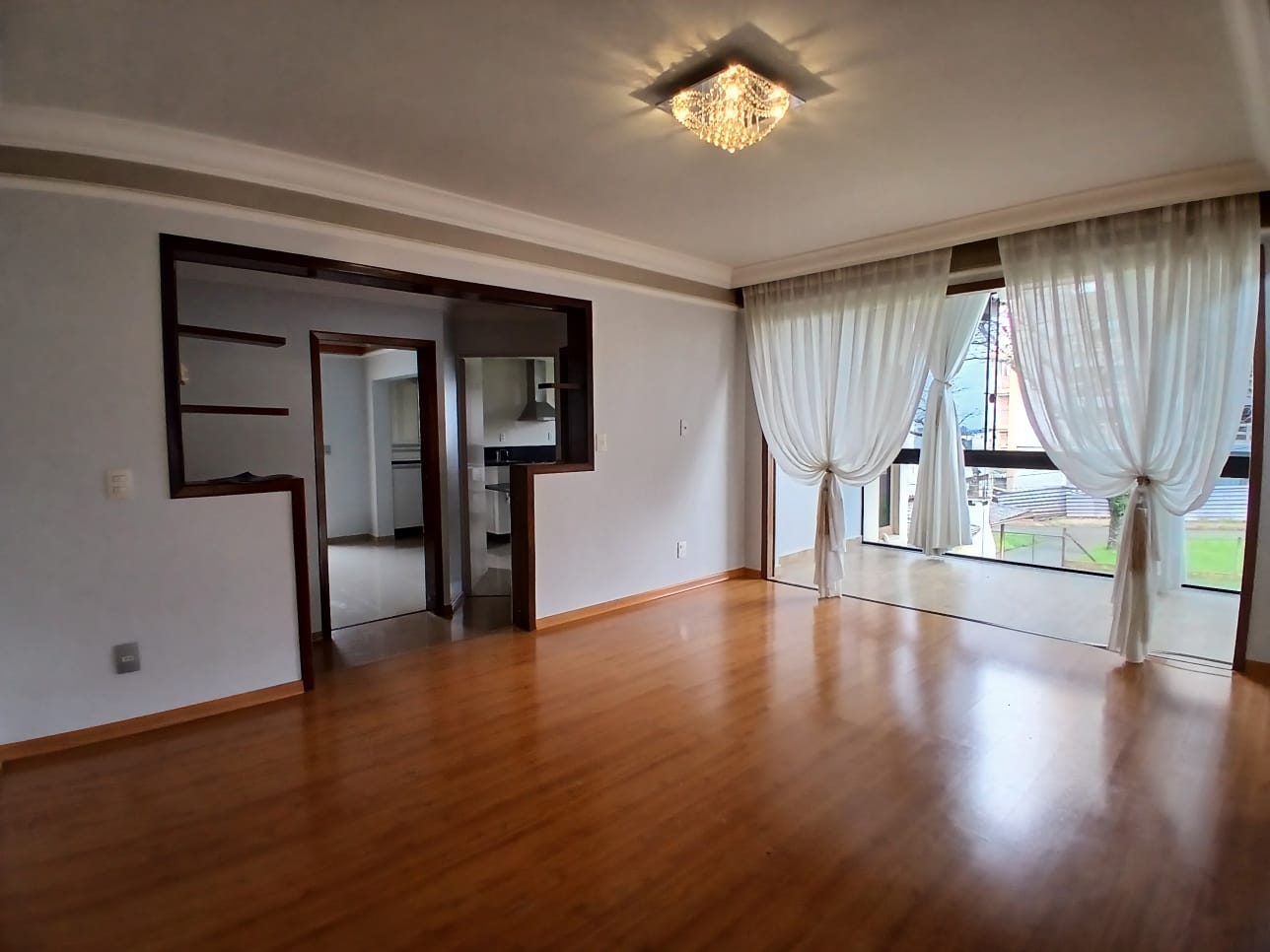 - Casa comercial com mesanino;  - foto 2
