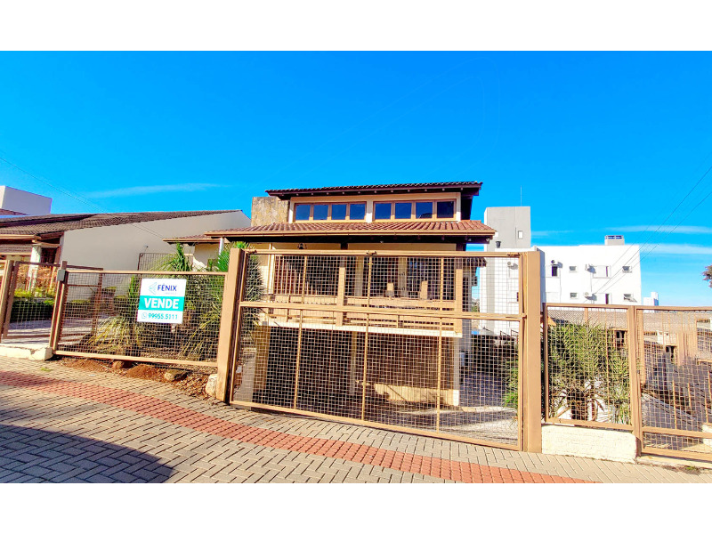 - Casa comercial com mesanino; 