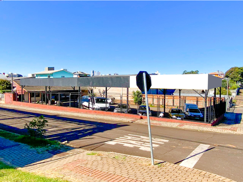 Escritório, cobertura de aluzinco;<br>
Estrutura metálica de 28x14, pé direito de 4m.