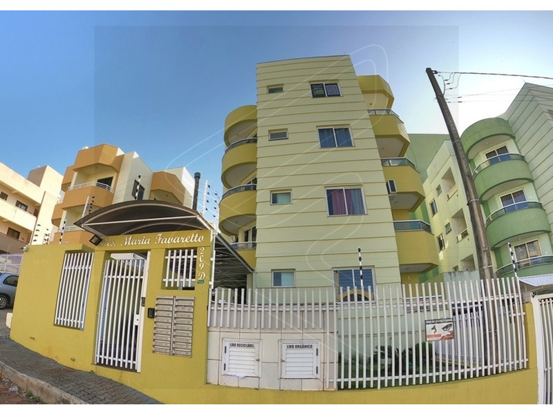 Apartamento com um quarto e pr&oacute;ximo &agrave; Unochapec&oacute;, este &eacute; o im&oacute;vel perfeito para voc&ecirc; que &eacute; estudante universit&aacute;rio. O condom&iacute;nio &eacute; calmo e protegido por c&acirc;meras de seguran&ccedil;a, a fim de que seus moradores tenham a almejada tranquilidade. Possui uma sacada para relaxar e apreciar a vista, al&eacute;m de o pr&eacute;dio contar com um sal&atilde;o de festas para aproveitar agrad&aacute;veis momentos de lazer.&nbsp;<br>
<br>
Agende agora uma visita com um de nossos corretores, os quais s&atilde;o preparados e especializados para realizar neg&oacute;cios bons e confi&aacute;veis.