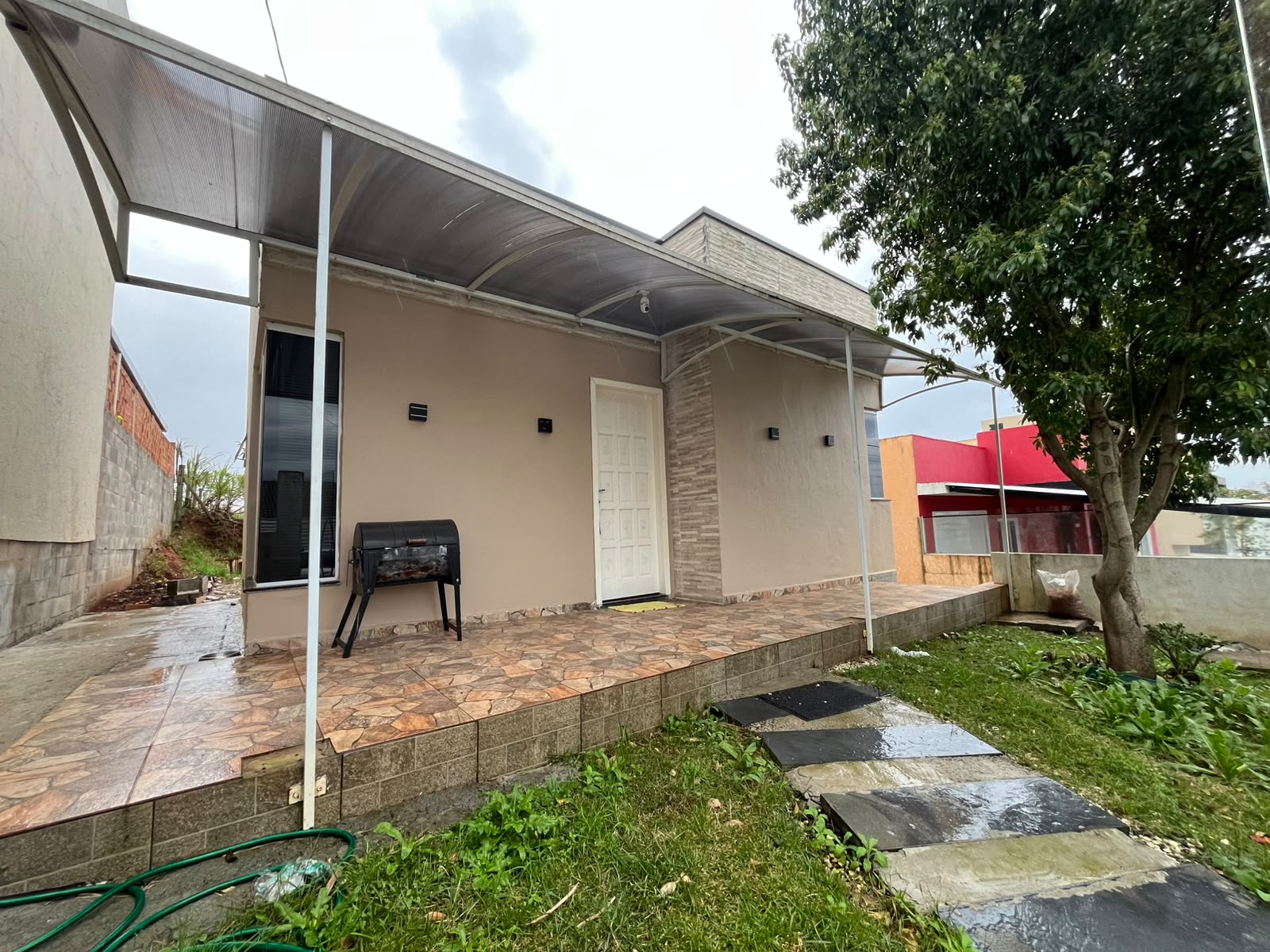 Casa mobiliada para locação – Bairro Desbravador

Casa totalmente mobiliada, localizada na Rua Maria Margarida da Silva Cardoso, nº 54-E, Bairro Desbravador.

Imóvel de frente, pronto para morar, com toda a mobília inclusa, proporcionando praticidade e conforto.

Observação: A locação está sujeita à análise cadastral e aprovação conforme os critérios da imobiliária e do proprietário.

Entre em contato para mais informações e agendamento de visita.