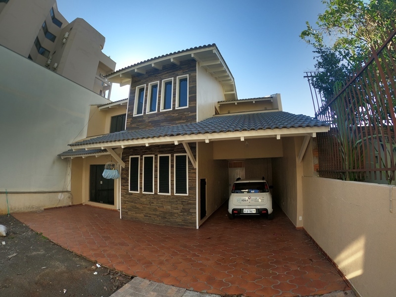 - Cozinha sob medida / Lareira.